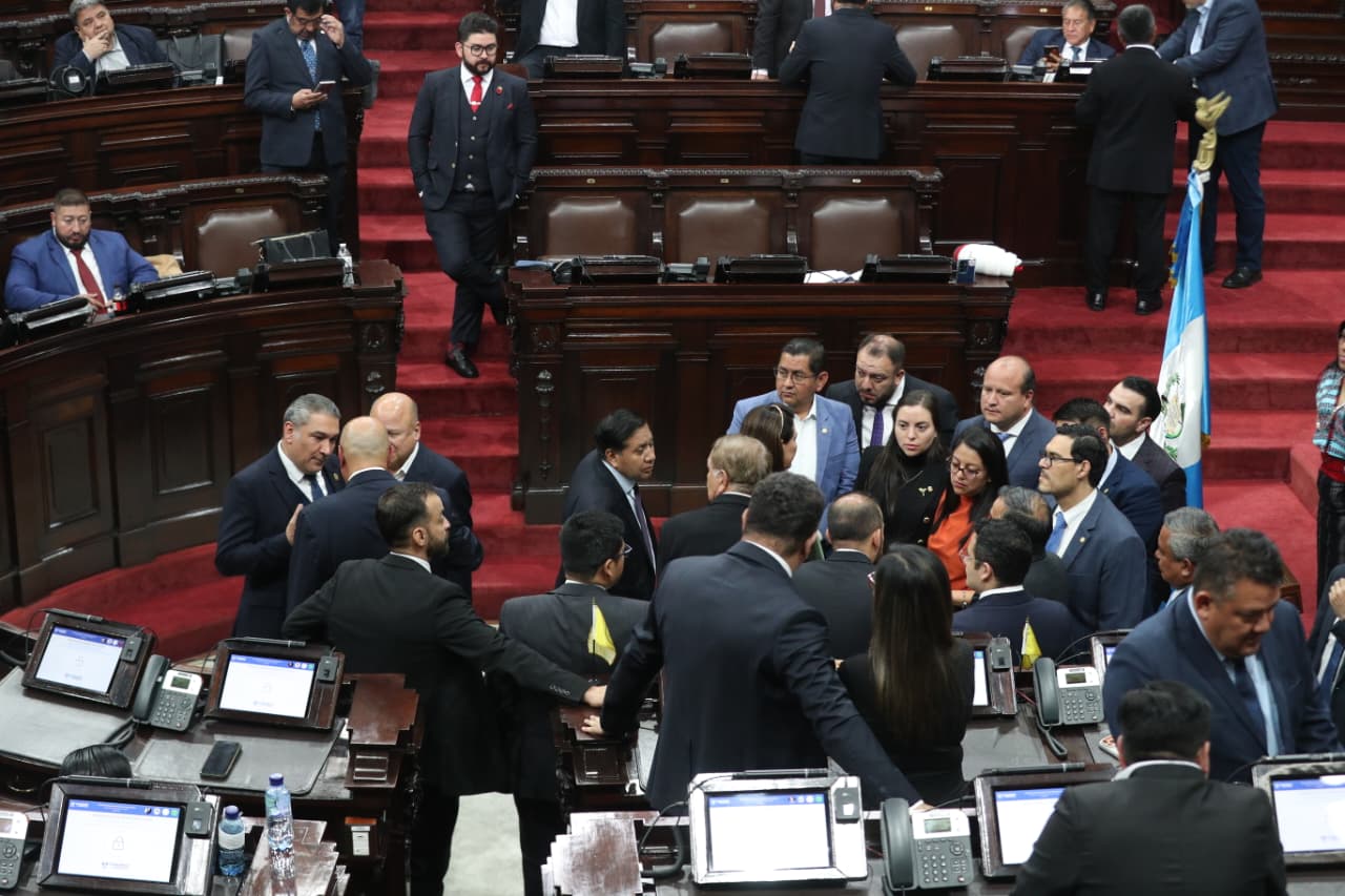 Congreso elige nueva junta directiva encabezada por Luis Contreras'