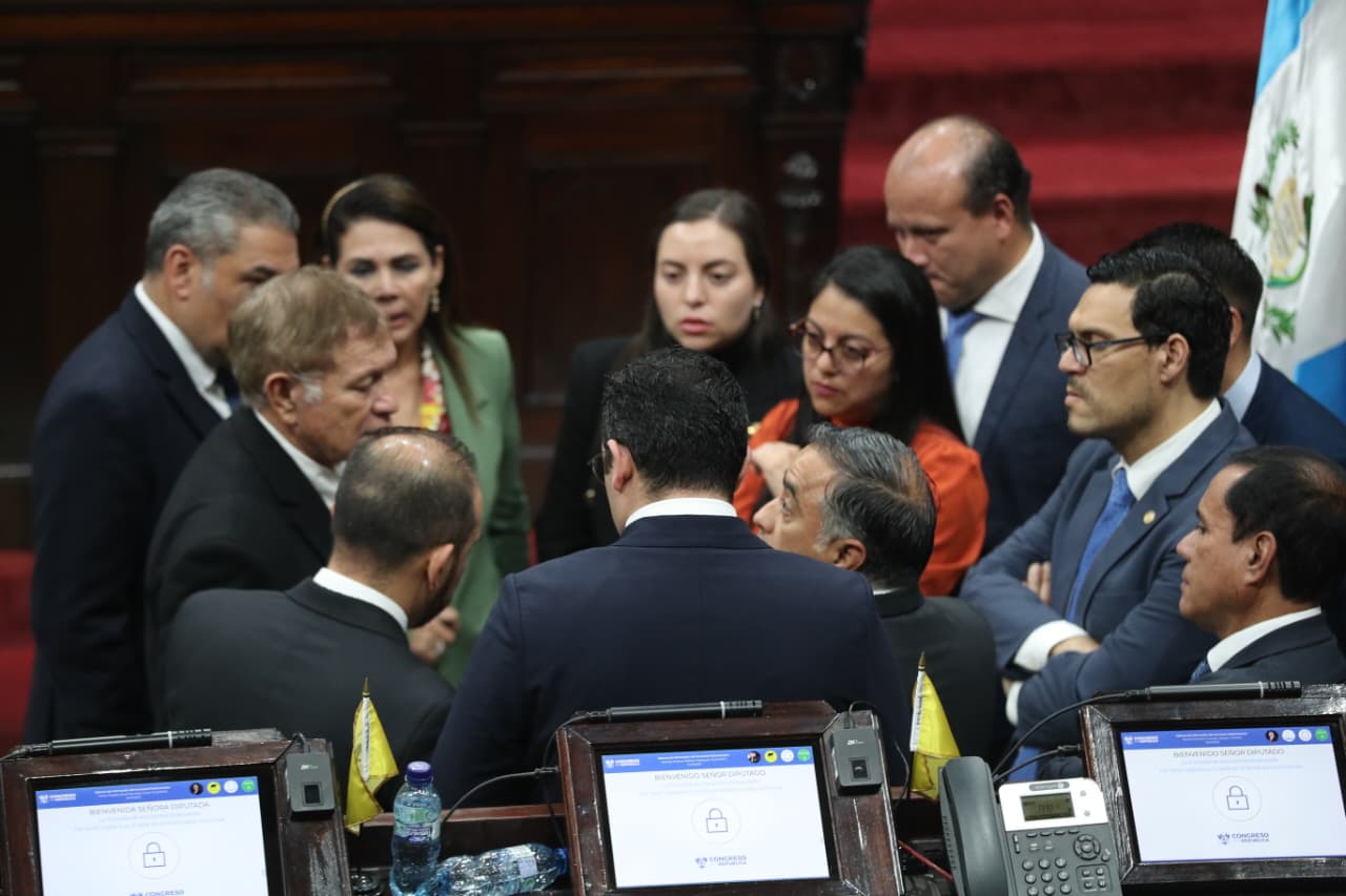 Congreso elige nueva junta directiva encabezada por Luis Contreras