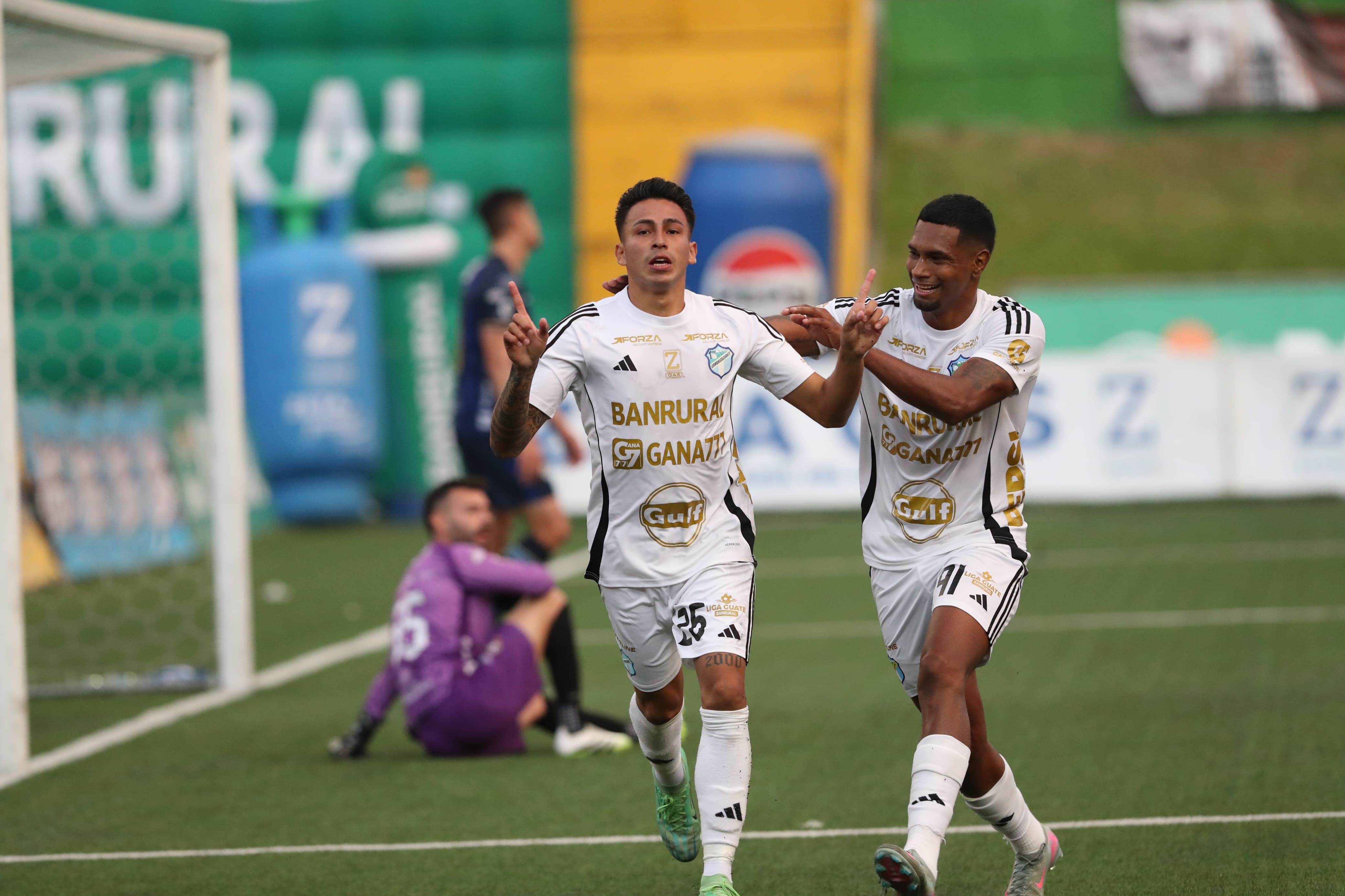 Comunicaciones gana por la mínima y respira con una tres puntos clave ante Cobán Imperial