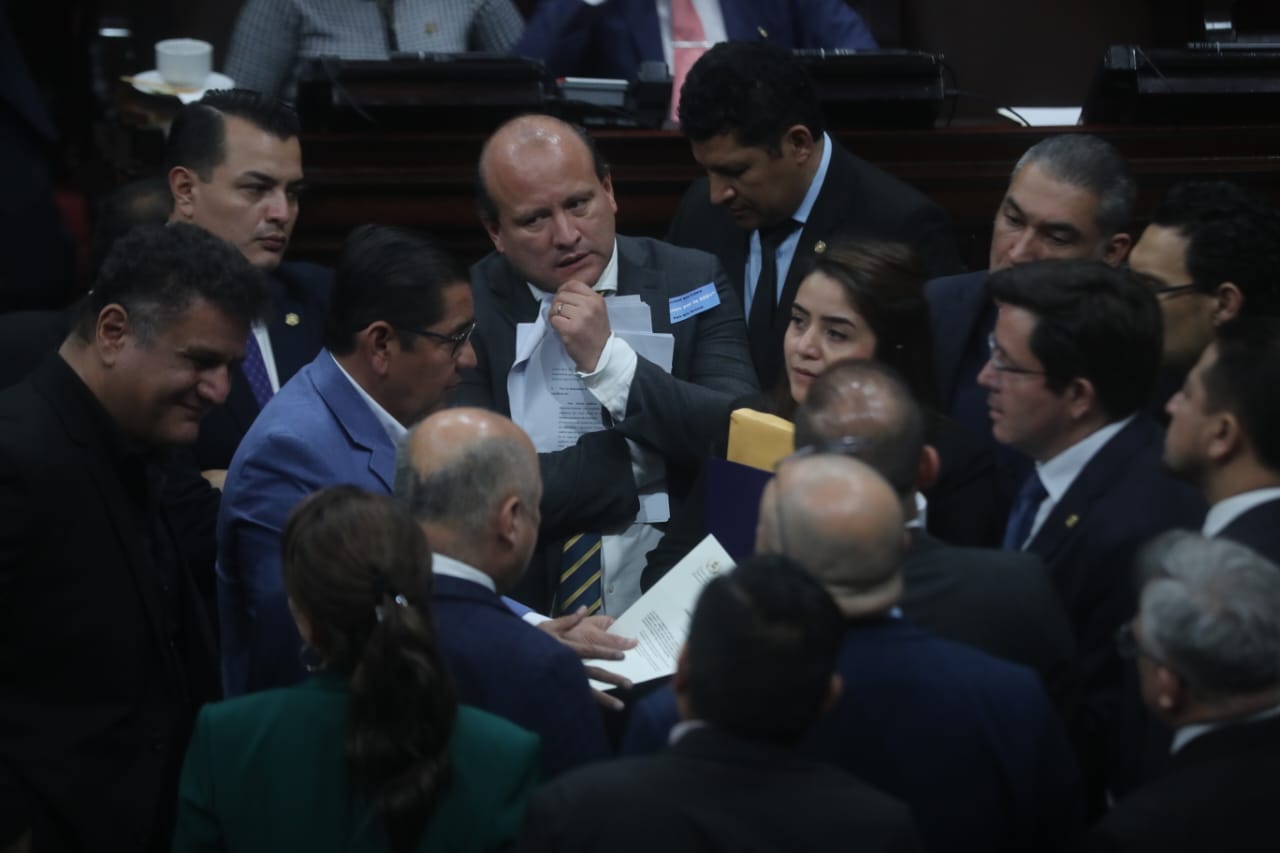 Oficialismo pierde el pulso para sacar al Cacif de la ley de Anadie