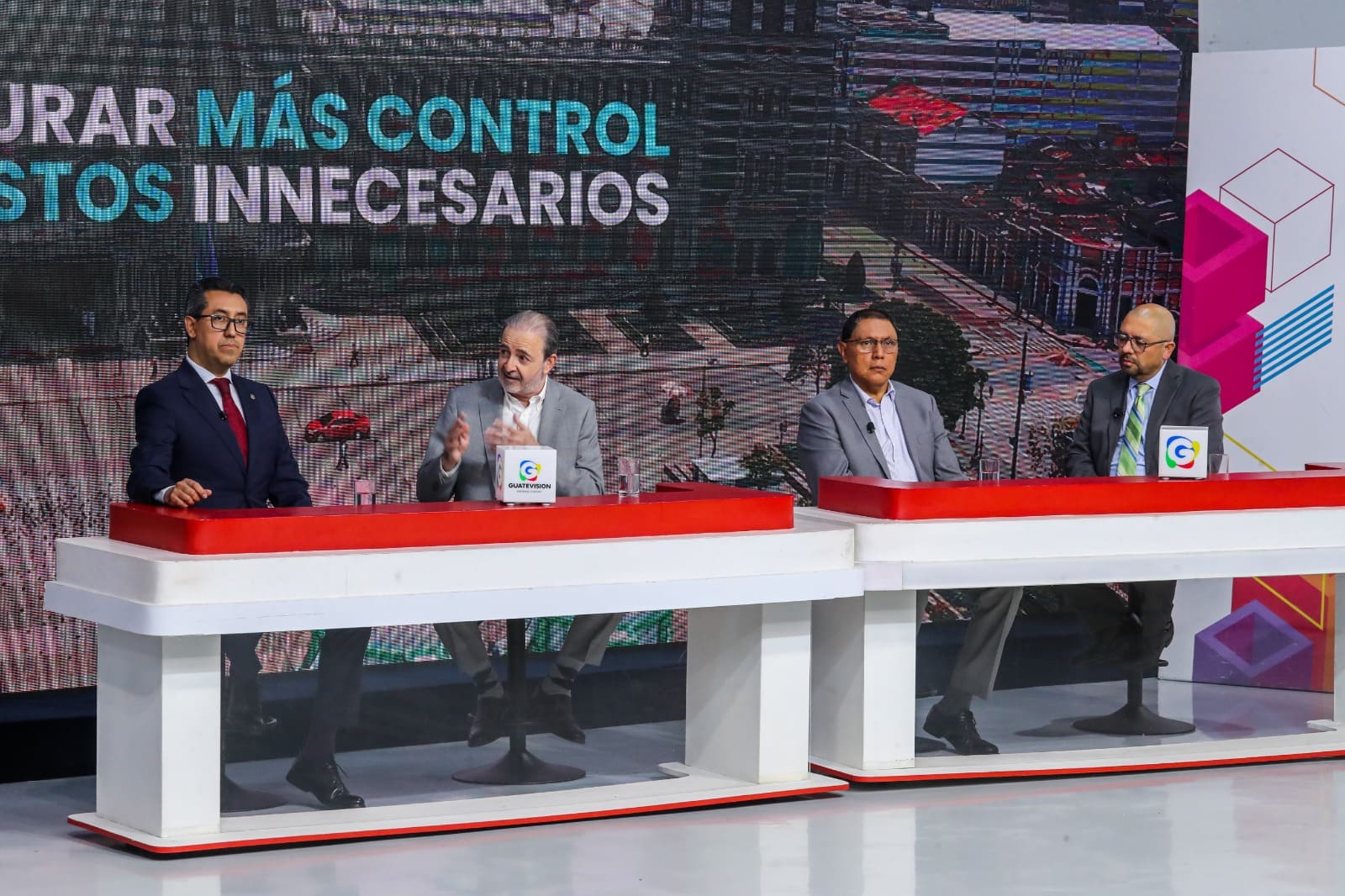 ¿Puede el Estado usar mejor el dinero? Proponen que exija más a los trabajadores públicos