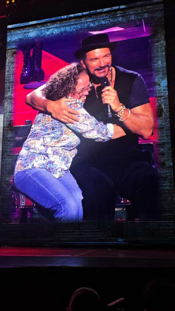 Anabella Reyes y Ricardo Arjona