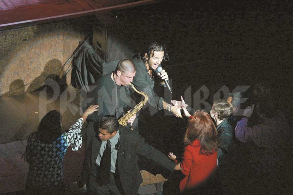 Anabella Reyes - Ricardo Arjona