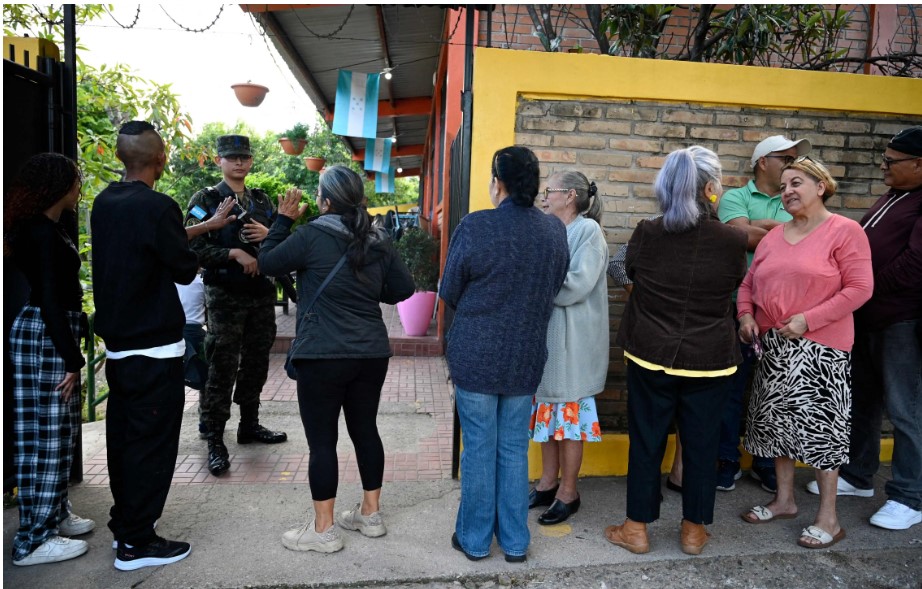 Empiezan comicios presidenciales en Honduras entre amenazas de Trump