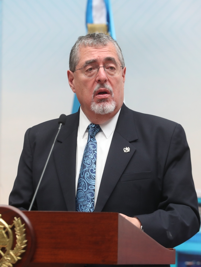 LA RONDA PRESIDENTE Y MINISTROS CONFERENCIA