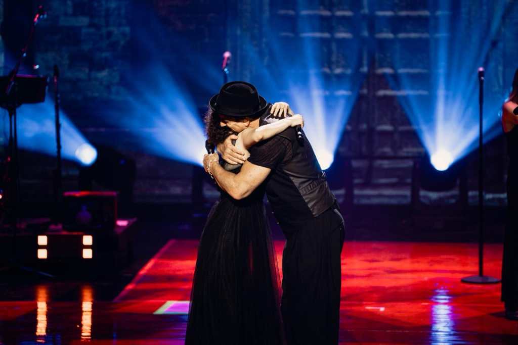 Ricardo Arjona y Gaby Moreno