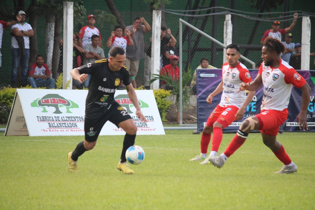 Guastatoya sorprende en Jutiapa y vence 3-2 a Mictlán en un duelo lleno de emociones
