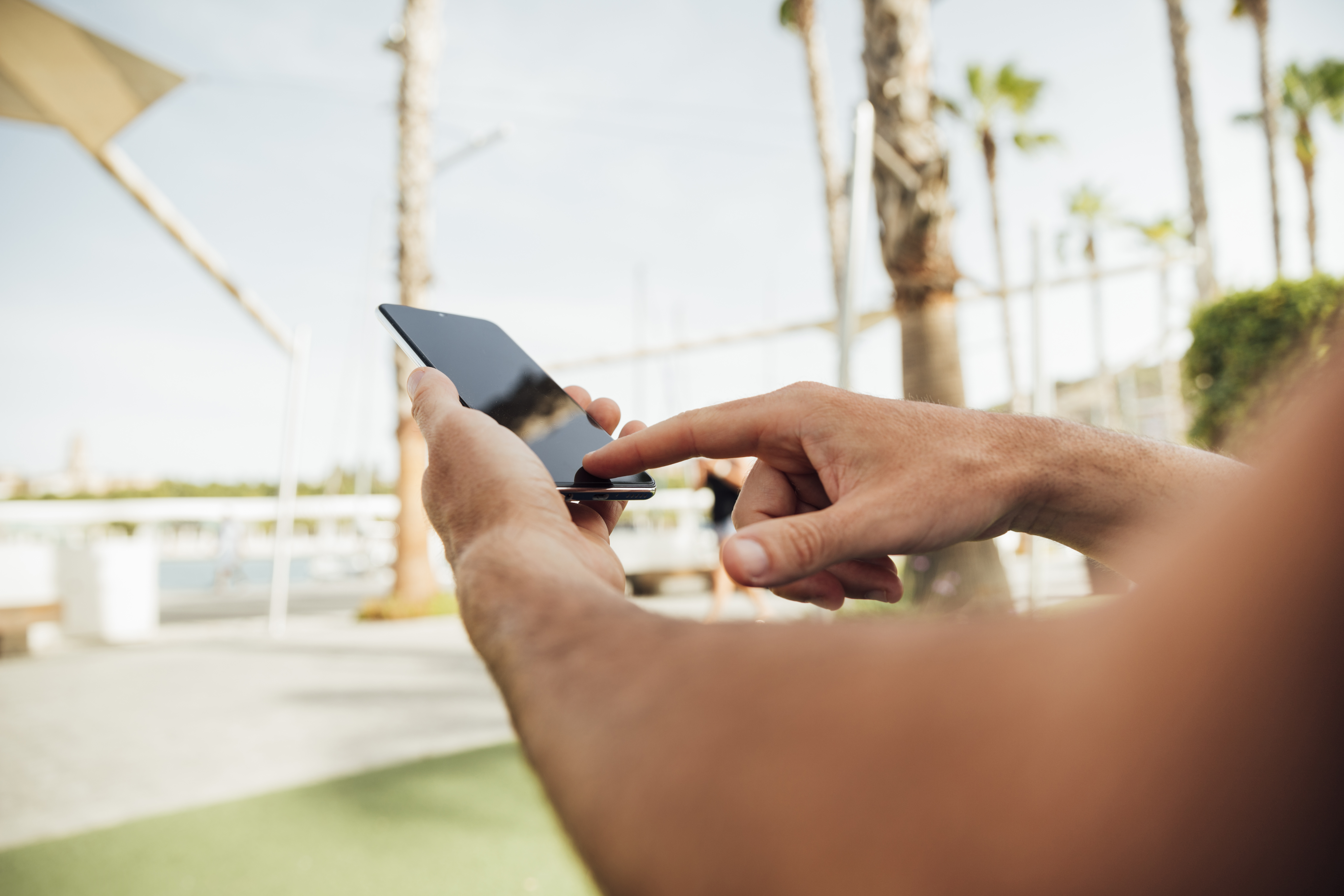 Pausas sin pantalla: cómo retomar la vida real lejos del celular (sin dejarlo por completo)