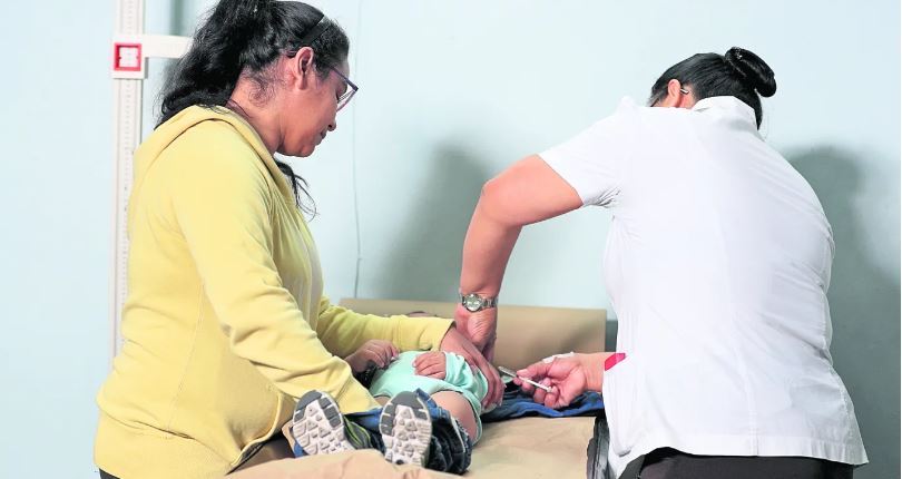 El sarampión es una enfermedad inmunoprevenible. En Guatemala, los niveles de vacunación contra el virus están por debajo del 95% recomendado por la Organización Mundial de la Salud. (Foto Prensa Libre: Hemeroteca PL)
