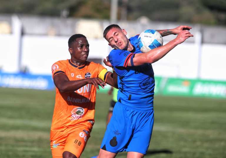 Achuapa y Municipal empatan en Jutiapa y dejan abierta la semifinal del Apertura 2