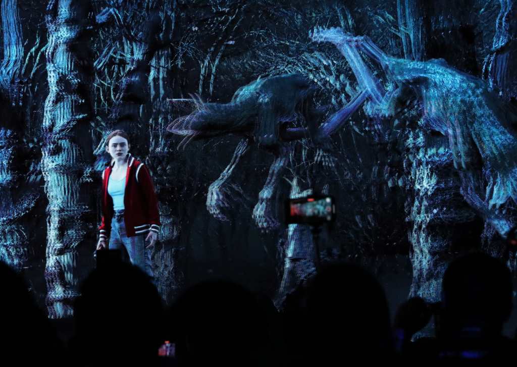 Fotografía que muestra un sección de la experiencia inmersiva de la serie de televisión 'Stranger Things'. (Foto Prensa Libre: EFE)