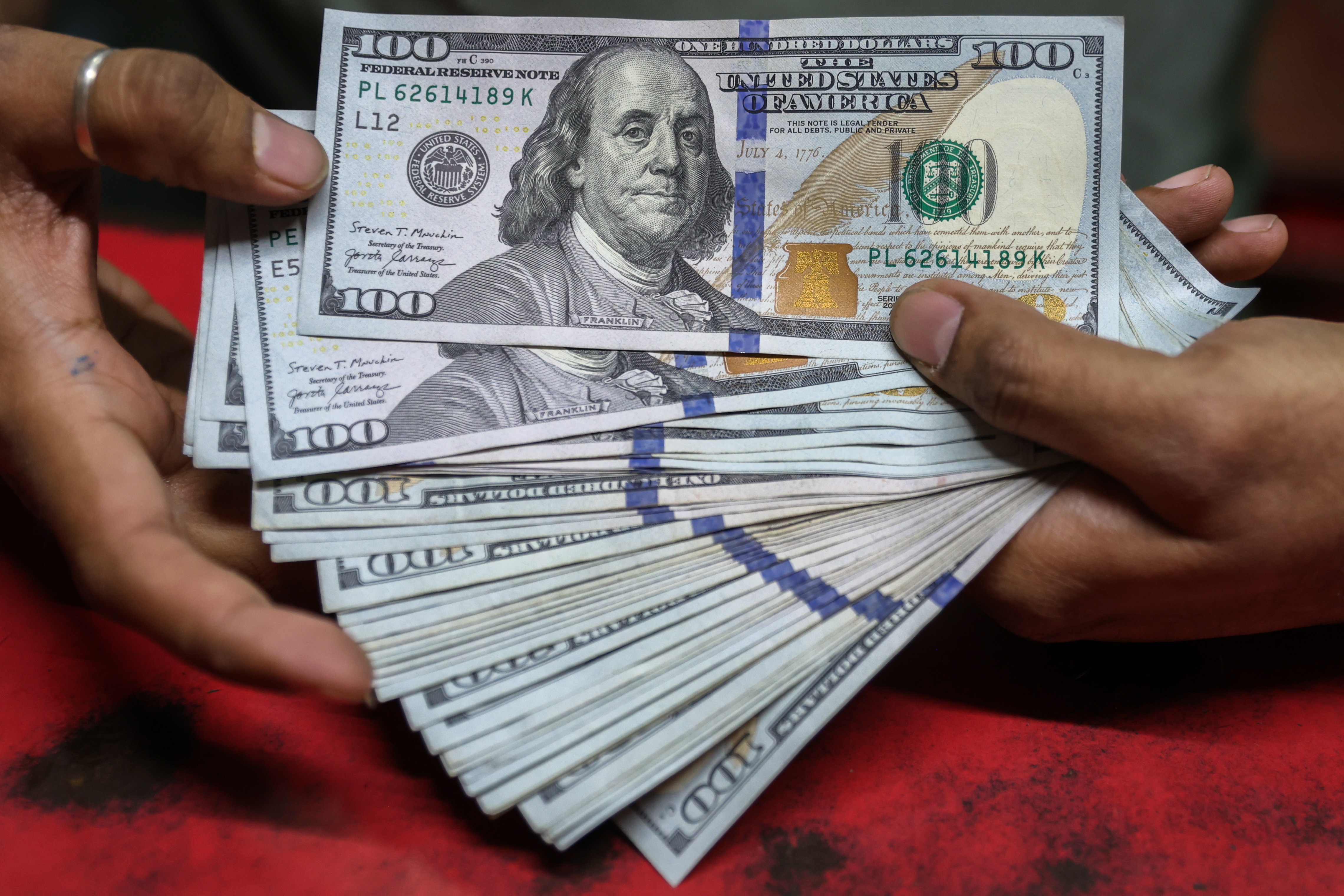 Se hacían pasar por ancianos: cómo operaba al estructura de estafa en Los Ángeles y donde fueron detenidos 11 personas