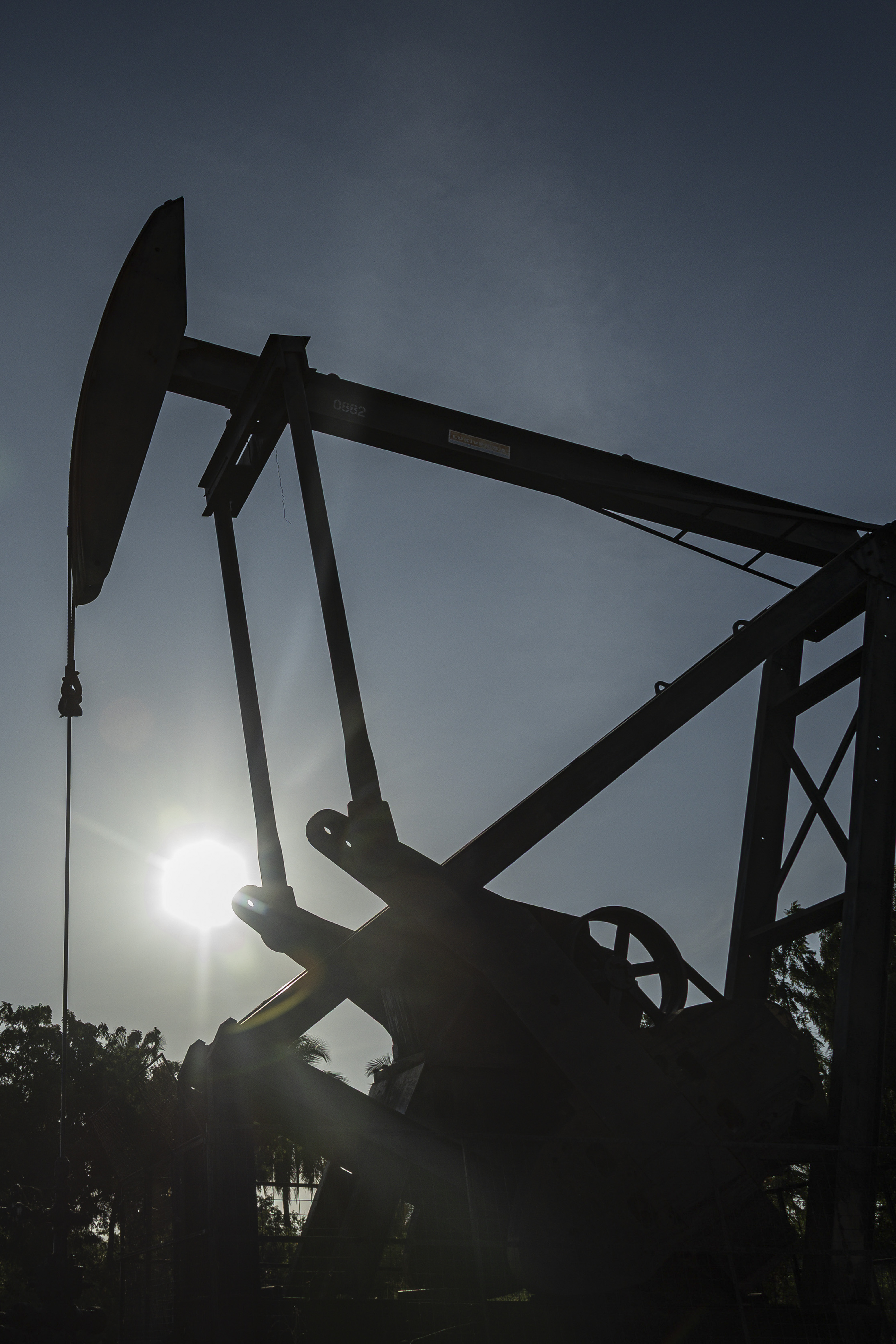 Balancín petrolero en Cabimas, Venezuela, en un contexto de tensión geopolítica y presión sobre el mercado petrolero.