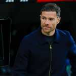 MADRID, 20/12/2025.- El entrenador del Real Madrid, Xabi Alonso, antes del encuentro de la jornada 17 de LaLiga entre Real Madrid y Sevilla FC celebrado este sábado en el estadio Santiago Bernabéu, en Madrid. EFE/ Juanjo Martín