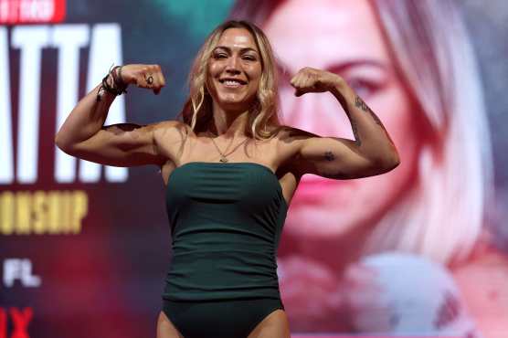 MIAMI, FLORIDA - DECEMBER 18: Camilla Panatta poses on the scale during her ceremonial weigh-in ahead her fight as part of Jake Paul v Anthony Joshua at The Fillmore Miami Beach on December 18, 2025 in Miami Beach, Florida. Leonardo Fernandez/Getty Images/AFP (Photo by Leonardo Fernandez / GETTY IMAGES NORTH AMERICA / Getty Images via AFP)