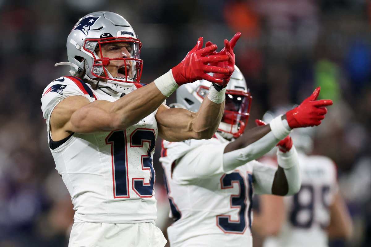 Mack Hollins #13 celebra una de las acciones en el partido de los Patriots ante los Seattle Seahawks. (Foto Prensa Libre: AFP).
