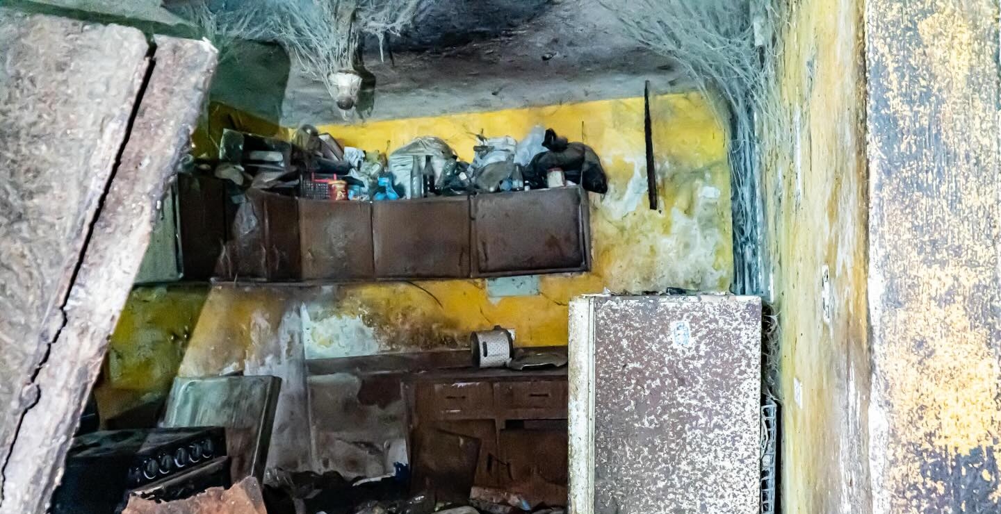 Hombre impide acceso a casa en Mixco; hallan cadáver de mujer y nueve perros en condiciones de abandono