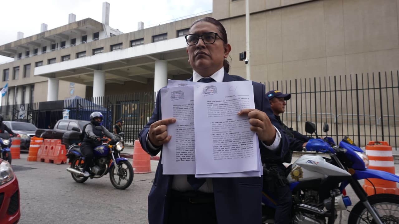 Abogado denuncia supuestas anomalías en dos proyectos de la Empresa Portuaria Quetzal