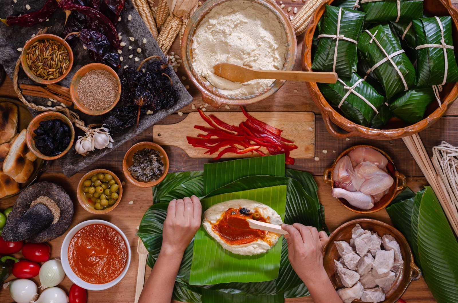 Los tamales de fin de año incorporan más ingredientes y carnes consideradas especiales. (Foto Prensa Libre: Shutterstock)