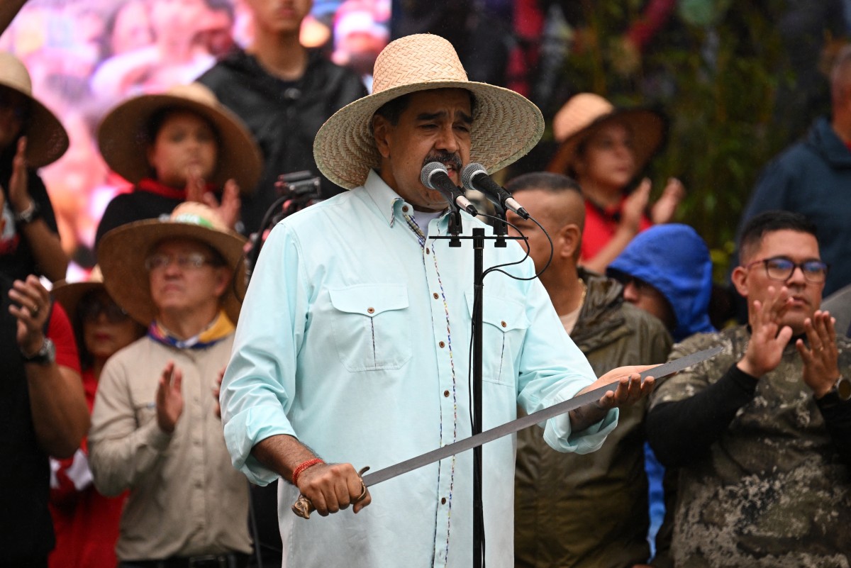 Nicolás Maduro participa en una actividad por el 166 aniversario de la Batalla de Santa Inés, en Caracas. (Foto Prensa Libre: AFP)