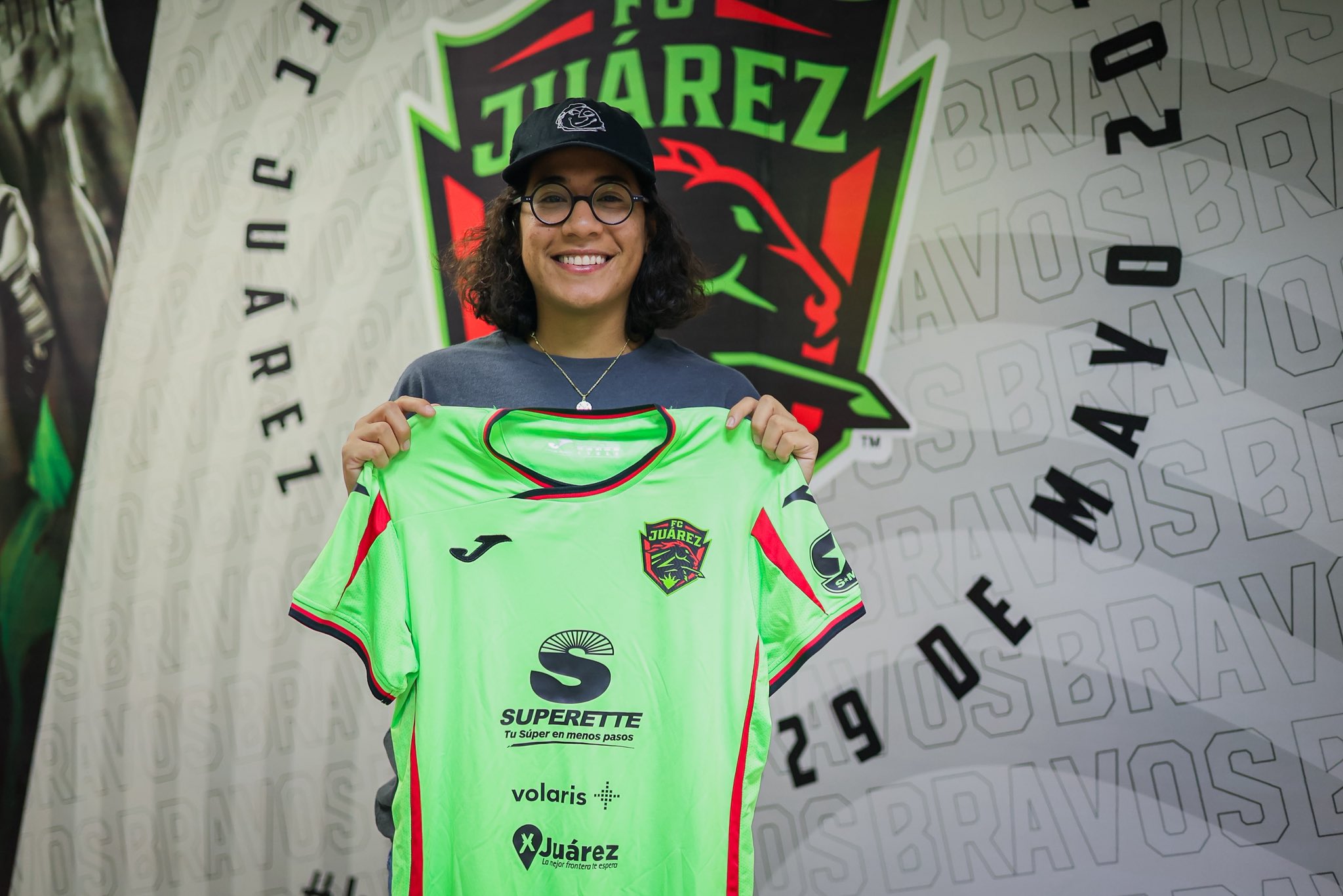 Aisha Solorzano con su nueva piel de Juárez. (Foto Prensa Libre: Juarez FC).