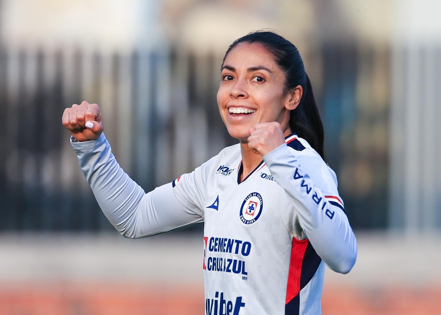 Ana Lucía Martínez brilla en México y es nombrada la mejor jugadora del Apertura con Cruz Azul