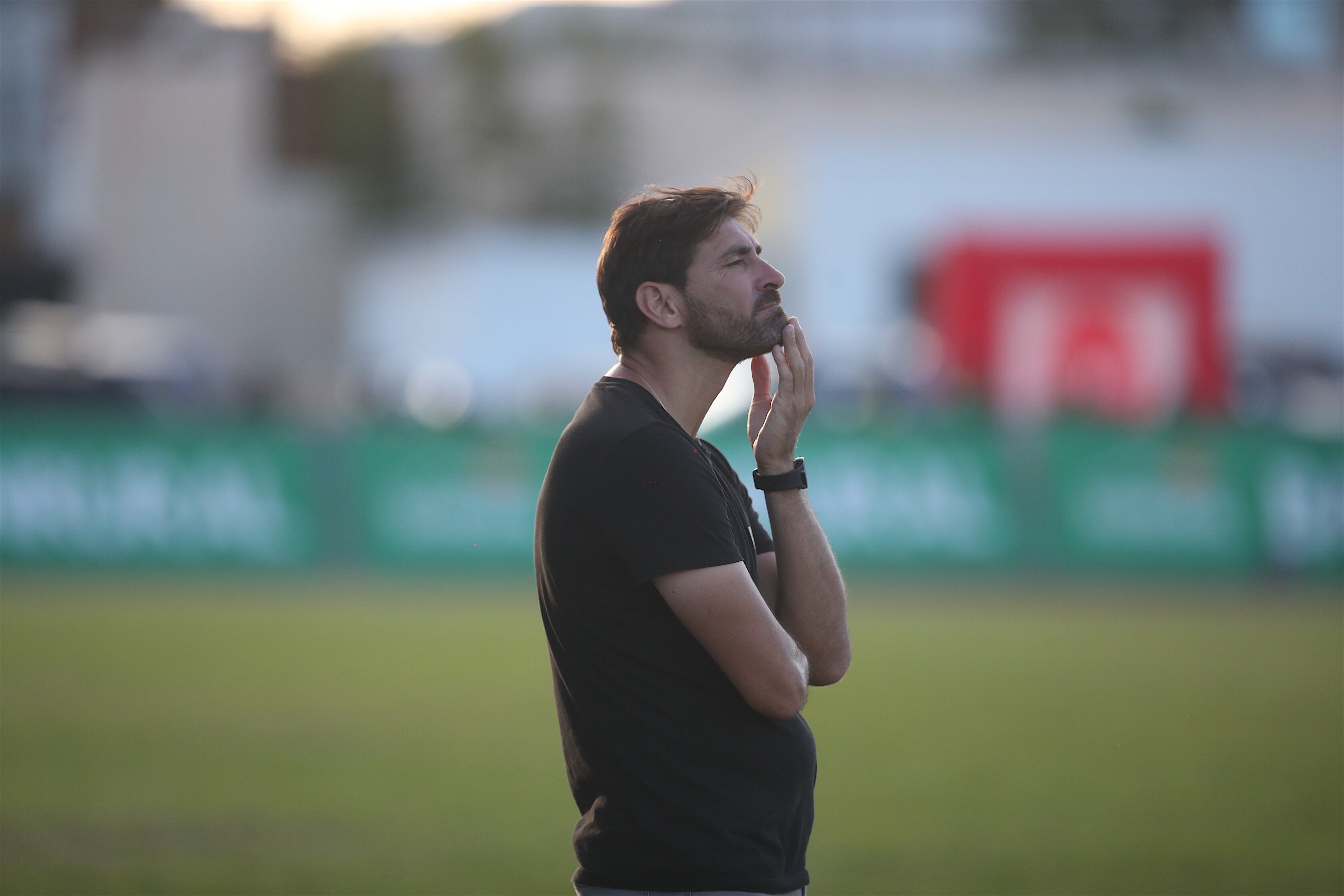 Encuentro de futbol entre los equipos de Achuapa y Municipal, quienes disputan la semifinal del torneo de liga del ftbol guatemalteco, el marcador queda en un  empate. Fotografa Esbin Garcia 15-12-25-