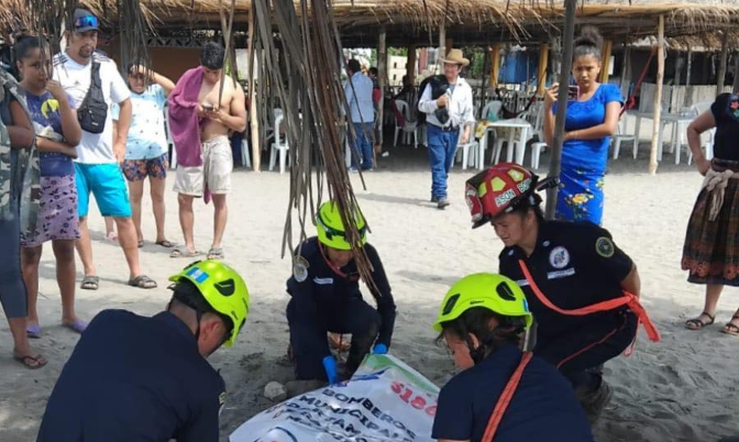 Dos personas mueren ahogadas al ser arrastradas por alfaque en playas de El Tulate