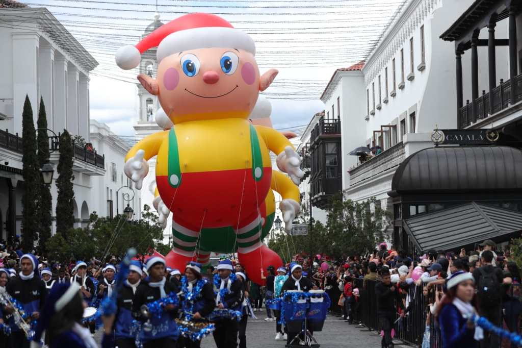 Desfile de Globos Gigantes - Duende navideño