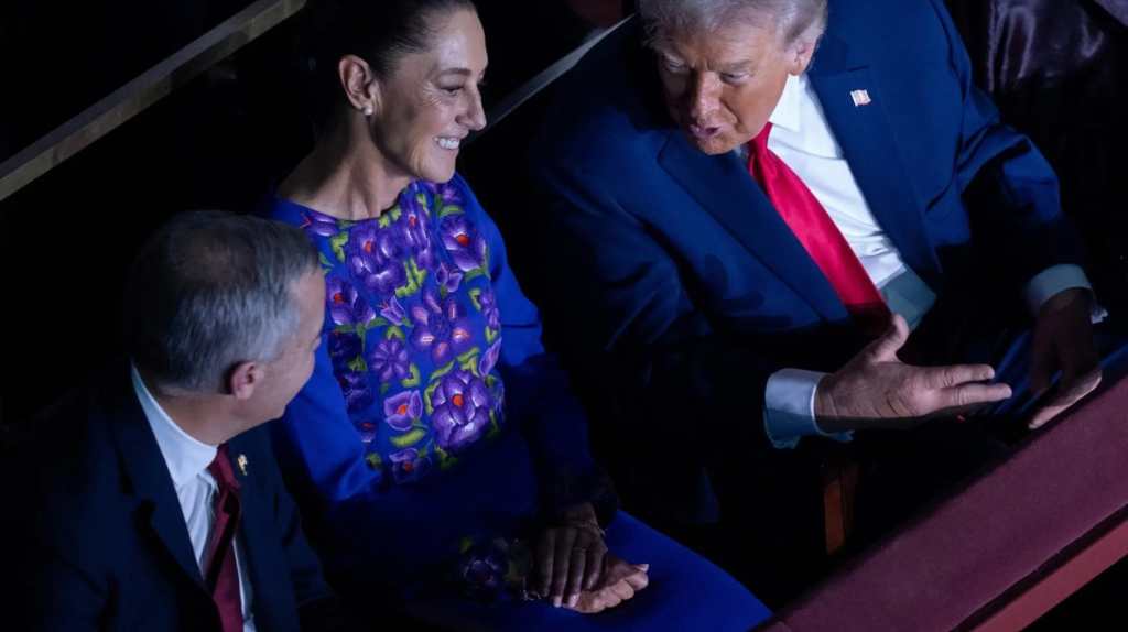 El presidente Donald Trump hablando con la presidenta Claudia Sheinbaum de México Foto NYT