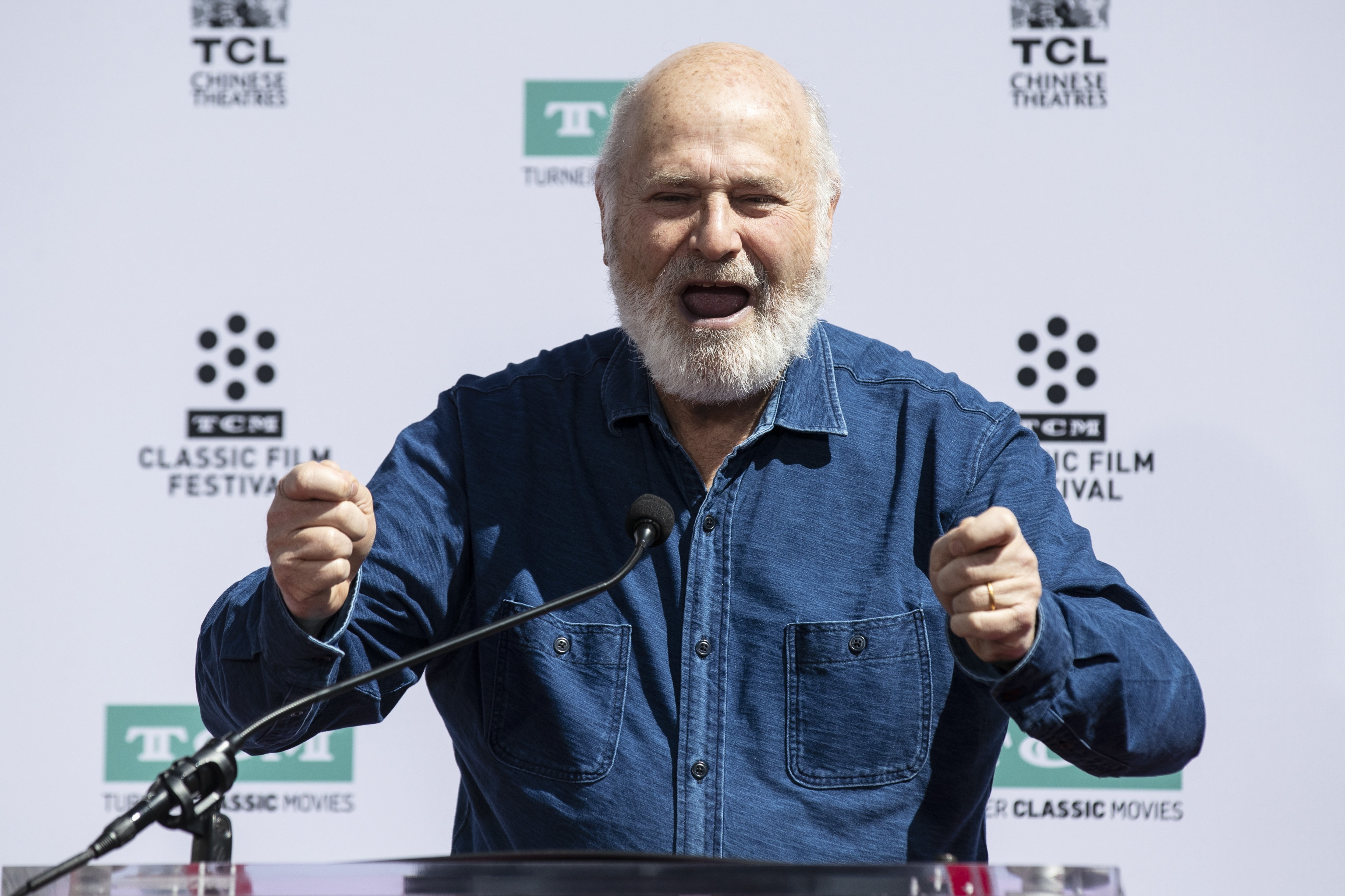 El actor estadounidense Rob Reiner deja un legado con más de 20 películas cinematográficas  donde participó como productor, guionista, actor y autor de piezas musicales. Entre las cintas más relevantes se encuentran "Cuando Harry conoció a Sally", "El lobo de Wall Street", "This is Spinal Tap", "Dicen por ahí", "Being Charlie", entre otros. (Foto Prensa Libre: EFE)