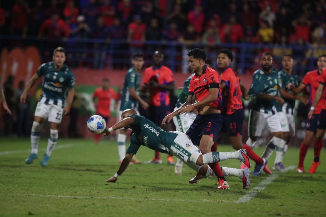 Final del futbol guatemalteco Municipal contra Antigua GFC.'