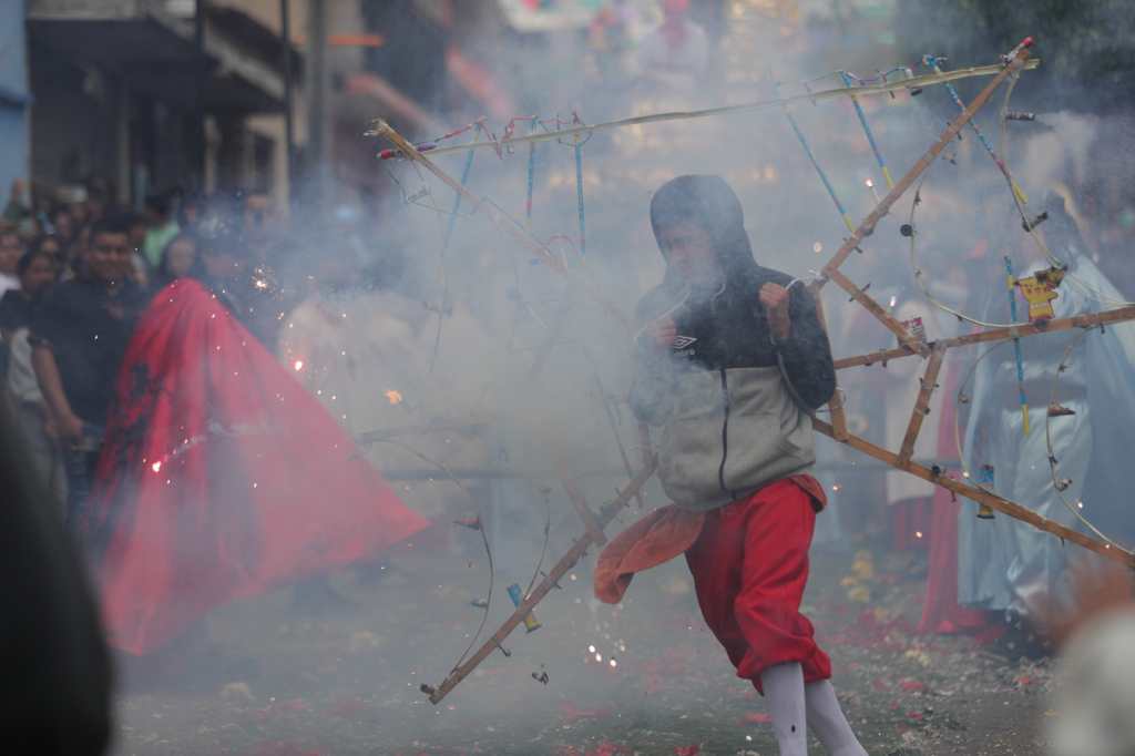 Imagen consagrada de la Virgen de Guadalupe recorre Guajitos durante 36 horas de rezado (1)