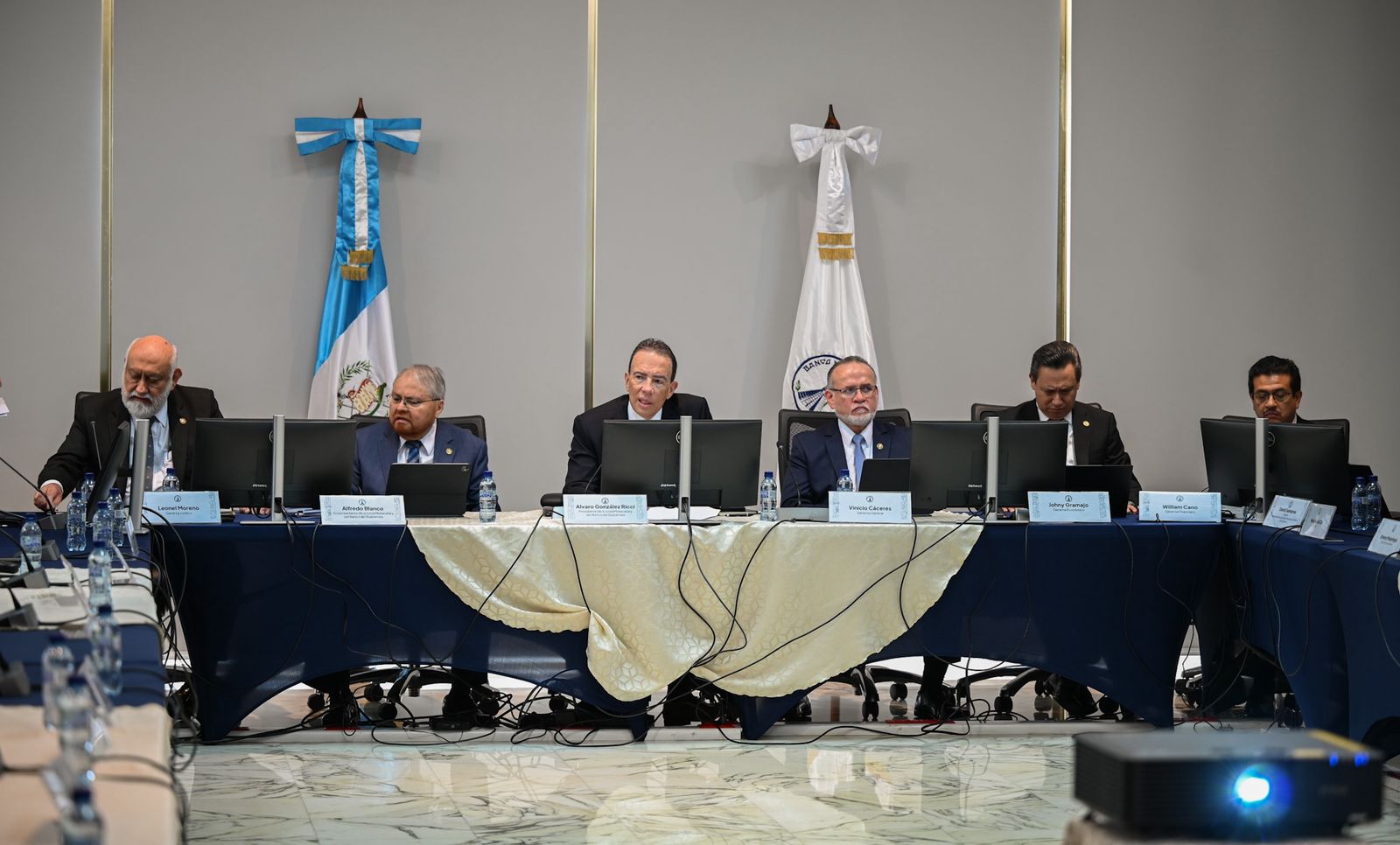 Banguat pedirá a la CC suspender uso de reservas monetarias internacionales para adhesión al CAF