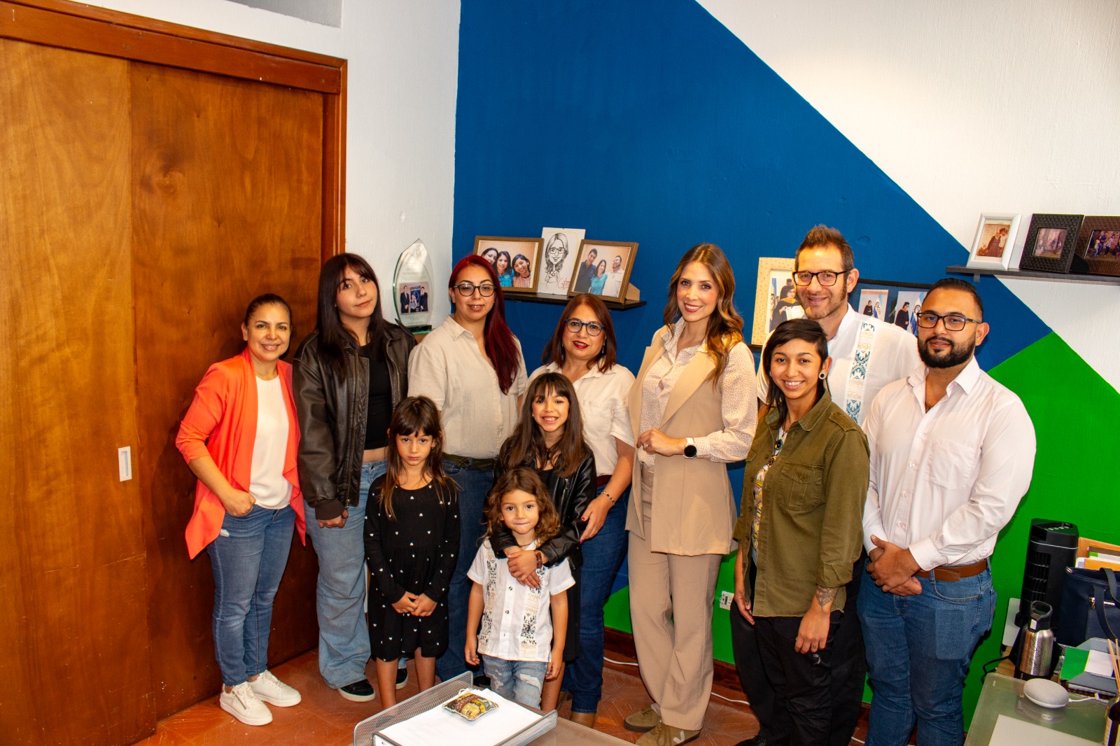 Grupo Rivas renovó la imagen de sus oficinas con el apoyo de Manos a la Obra para celebrar sus 25 años de trayectoria en el mercado guatemalteco. (Foto, Prensa Libre: cortesía)