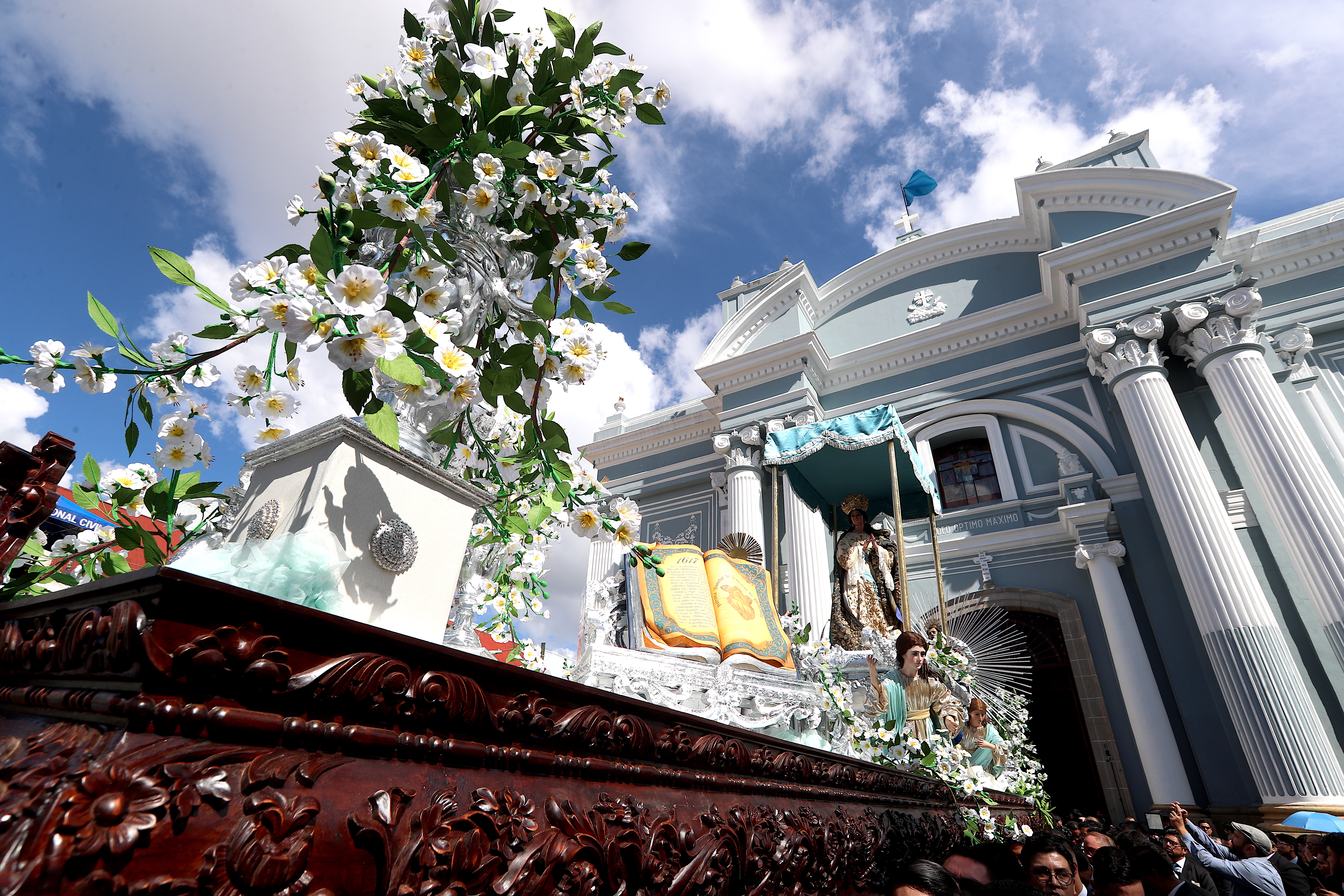 La entrada de la imagen de la Virgen de los Reyes, Inmaculada Concepción, “Patrona Tutelar de la Ciudad”, está prevista para las 00.00 horas del 9 de diciembre.

Foto: 
BYRON RIVERA 
08/12/2025