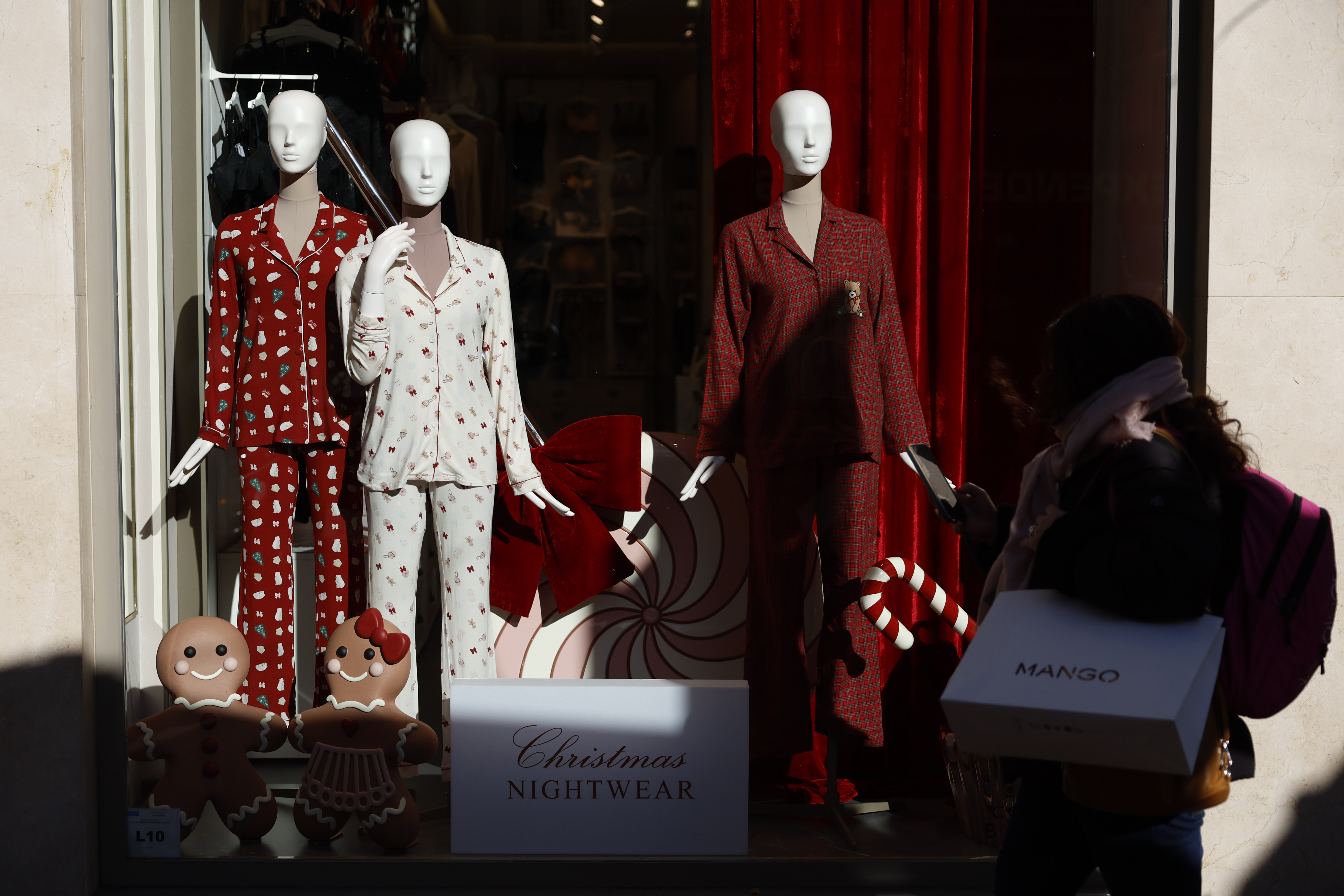 Navidad y fin de año en pijama: la tendencia de mileniales y generación Z que rompe con la elegancia tradicional