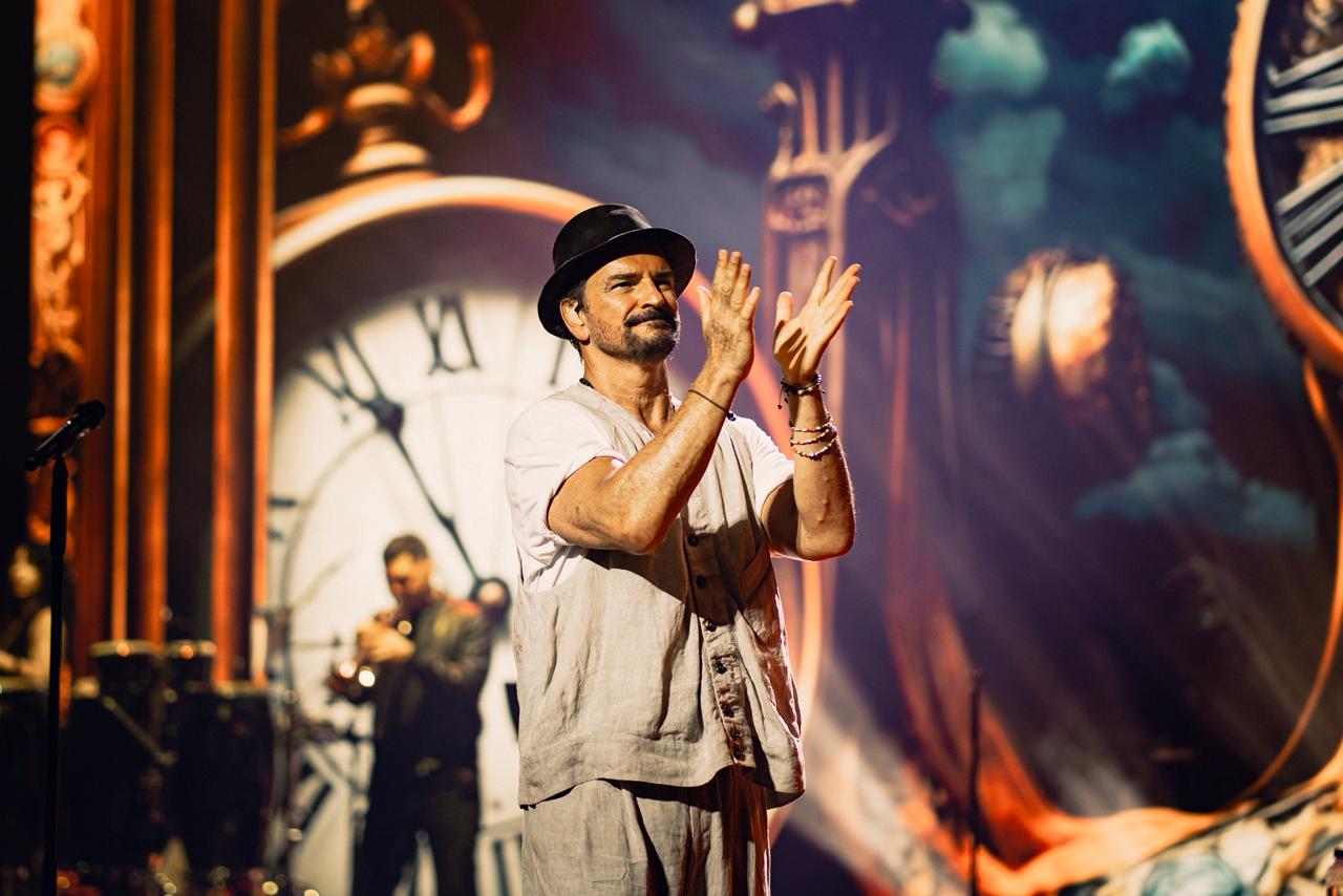 Ricardo Arjona anuncia concierto en Costa Rica con su gira “Lo que el seco no dijo” y recuerda su primera visita al país