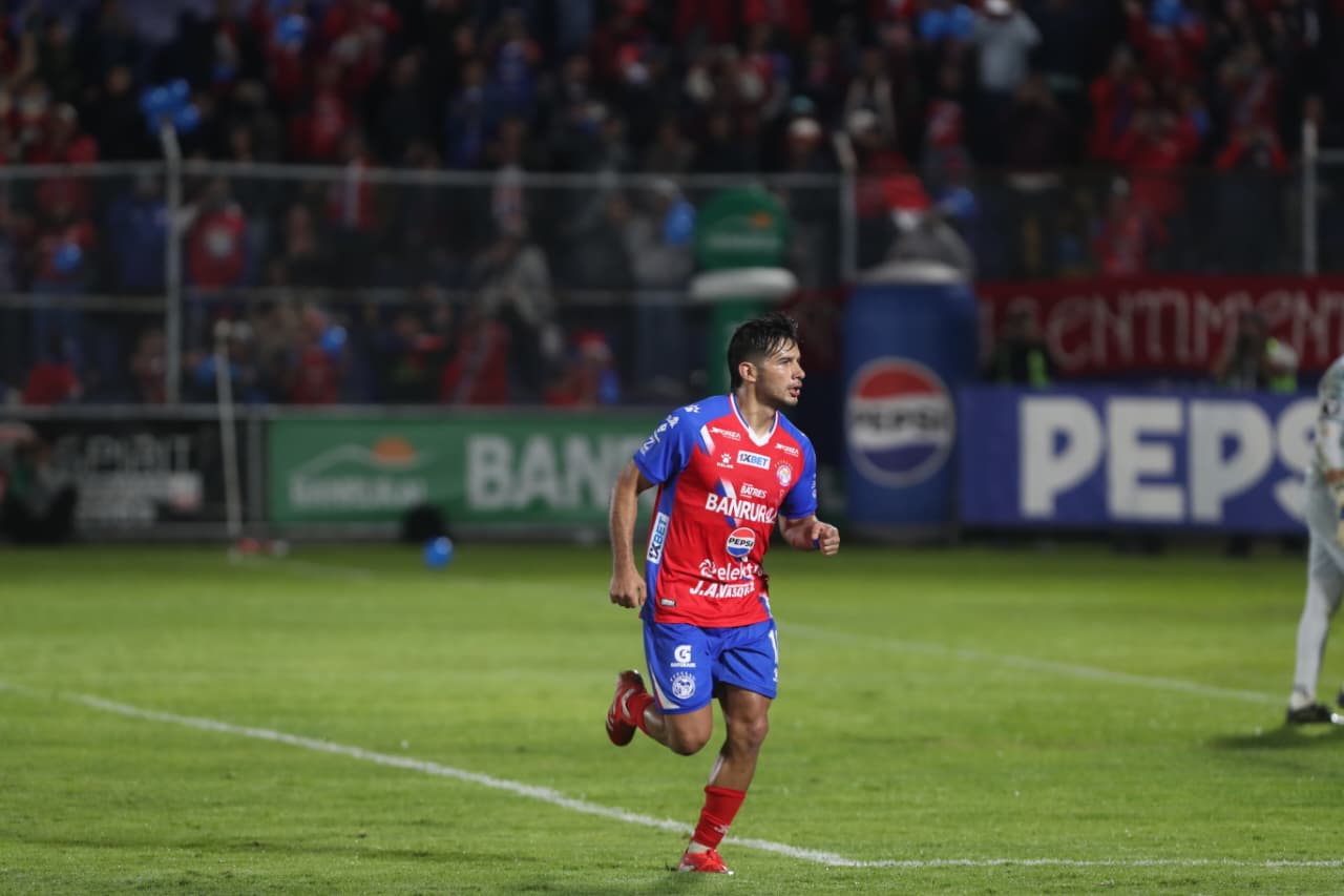 Xelajú MC da el primer golpe y derrota a Antigua GFC en Quetzaltenango