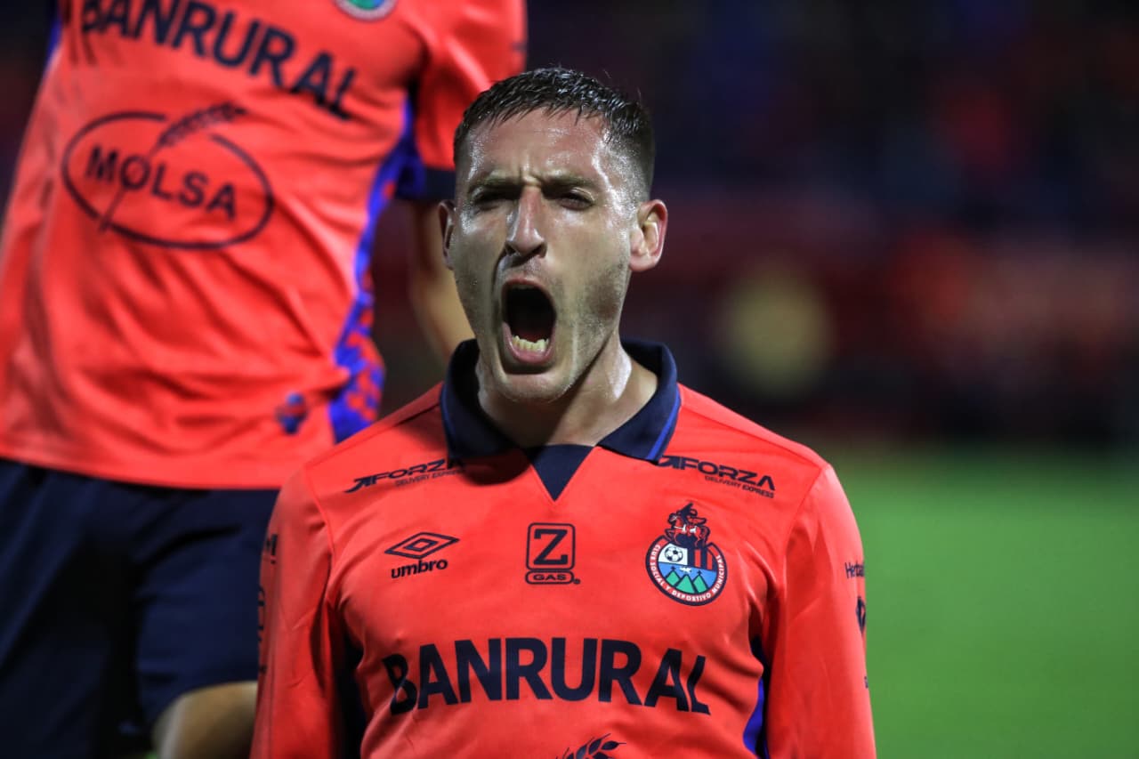 “Estamos en semis y agradecemos a la afición por el apoyo”, dijo Cristian Hernández tras la victoria de Municipal contra Mictlán