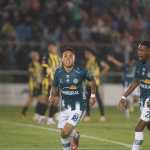 Óscar Santis, delantero de la Antigua GFC. (Foto Prensa Libre: Douglas Suruy).