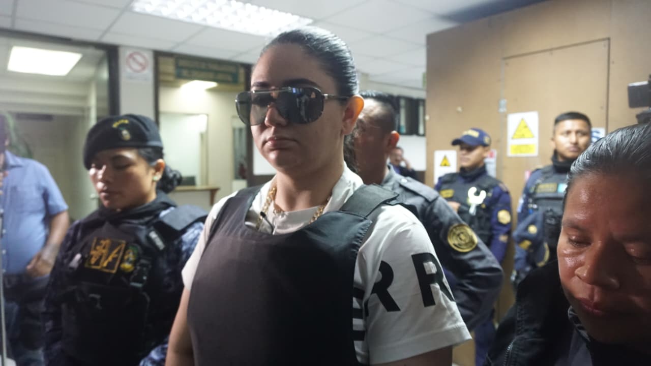 Fernanda Bonilla: Jueza exige constancia migratoria por ausencia injustificada de su abogado