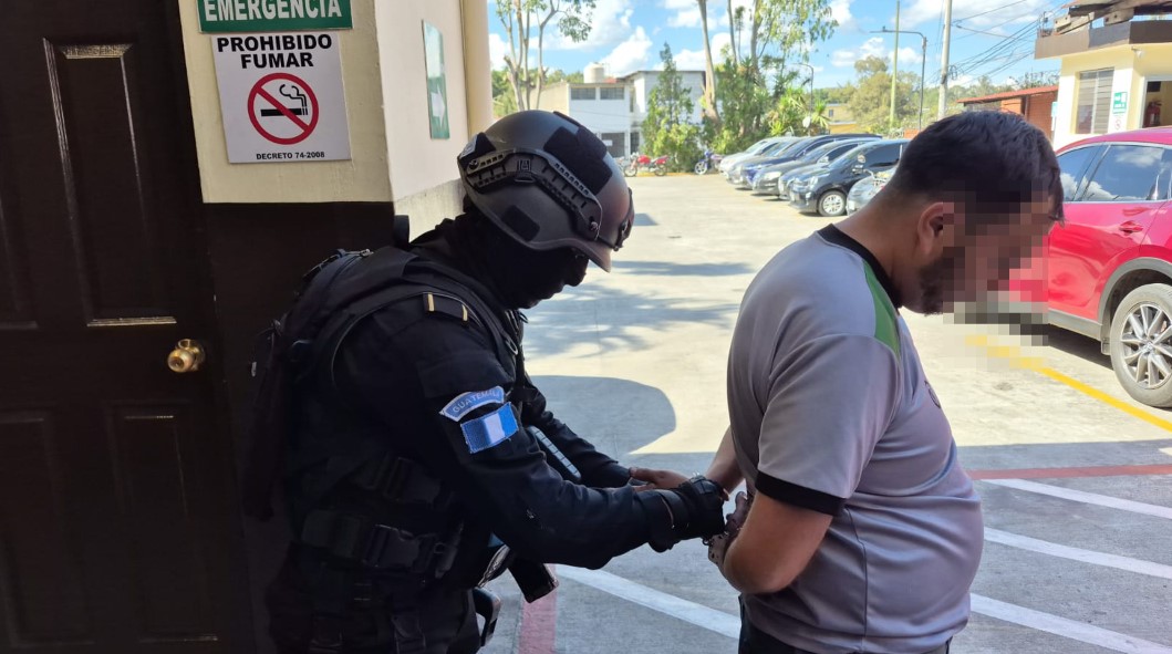 Detienen a hombre vinculado con secuestro de tres personas; ya había sido capturado con vehículo robado