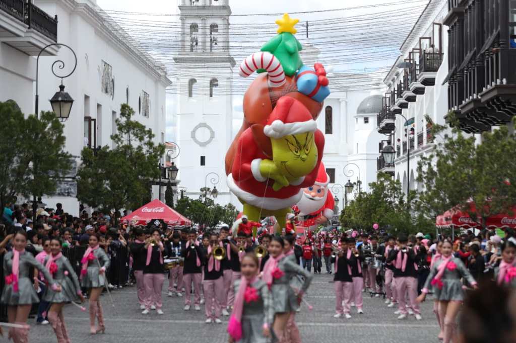 desfile de globos gigantes