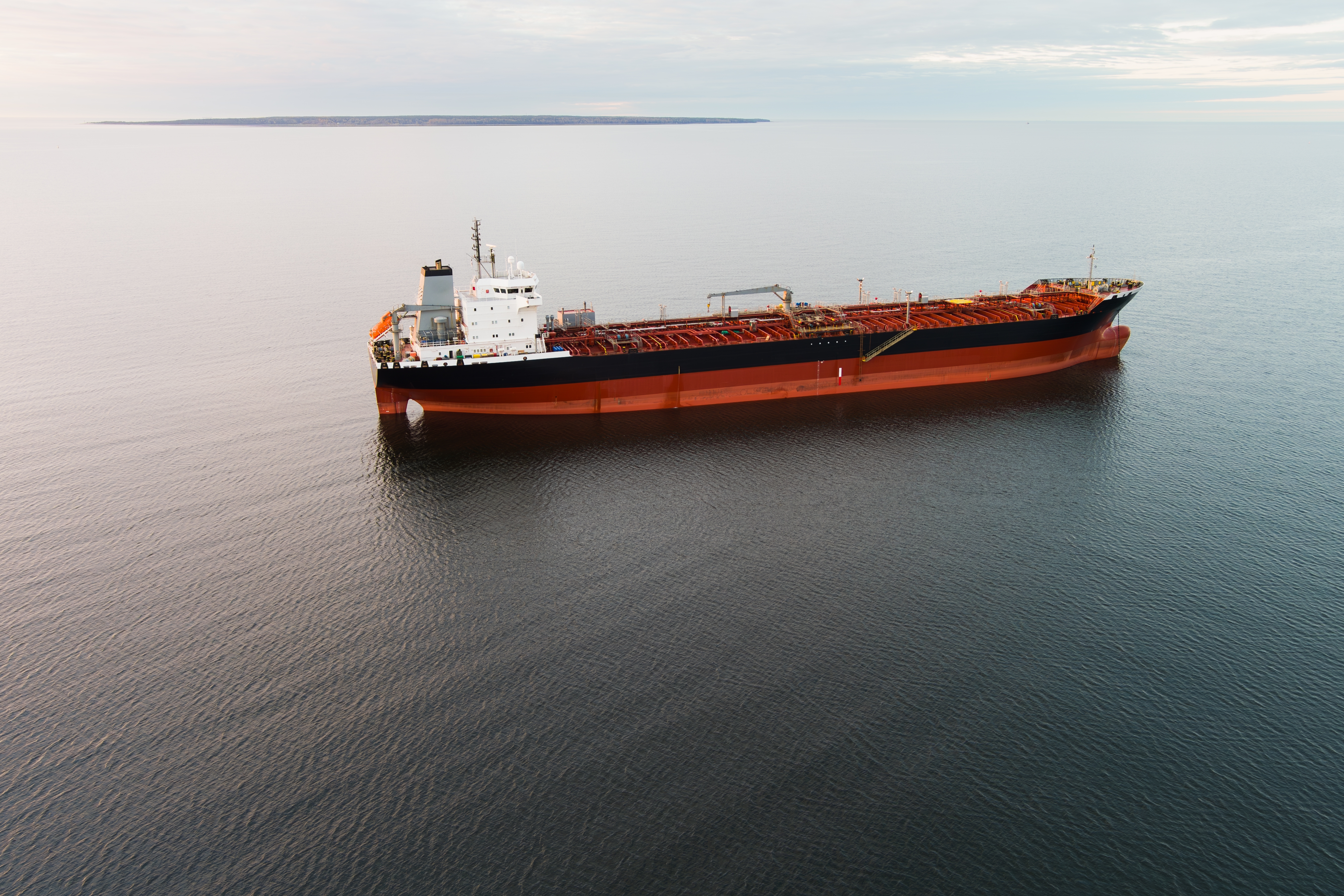 Bloqueo total a petroleros sancionados de Venezuela: qué ordenó Trump y por qué es una escalada clave