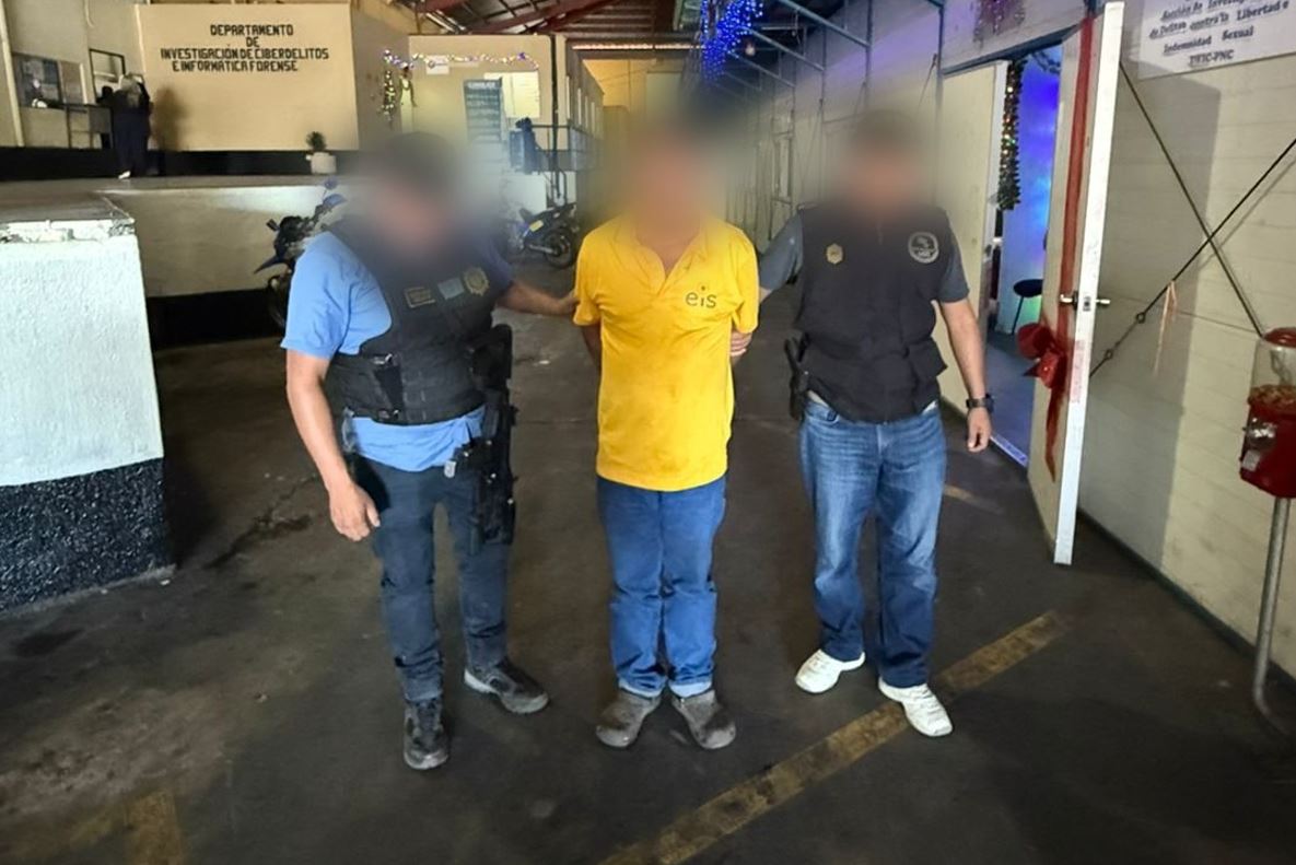 El sospechoso fue detenido la mañana de este domingo 28 de diciembre. (Foto Prensa Libre: Ministerio Público)