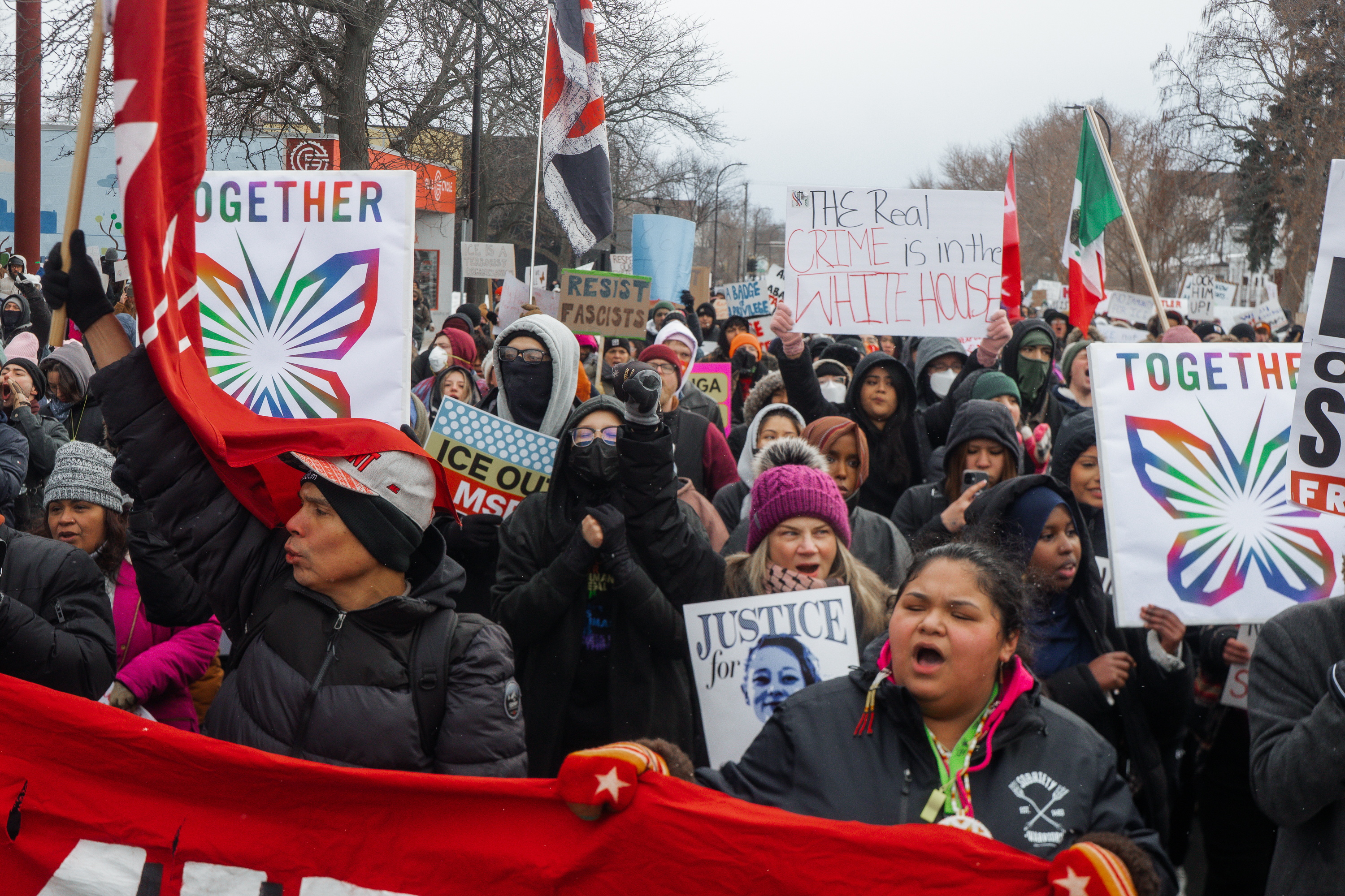 Protesta celebrada en el memorial en medio de la ofensiva federal contra la inmigración en Minneapolis