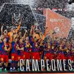 FOTODELDÍA GRAF6525. YEDA (ARABIA SAUDÍ), 11/01/2026.- Jugadores del FC Barcelona levantan el trofeo de campeón este domingo, tras la final de la Supercopa de España entre el FC Barcelona y el Real Madrid en el estadio Ciudad Deportiva del Rey Abdalá de Yeda (Arabia Saudí). EFE/ Kai Försterling
