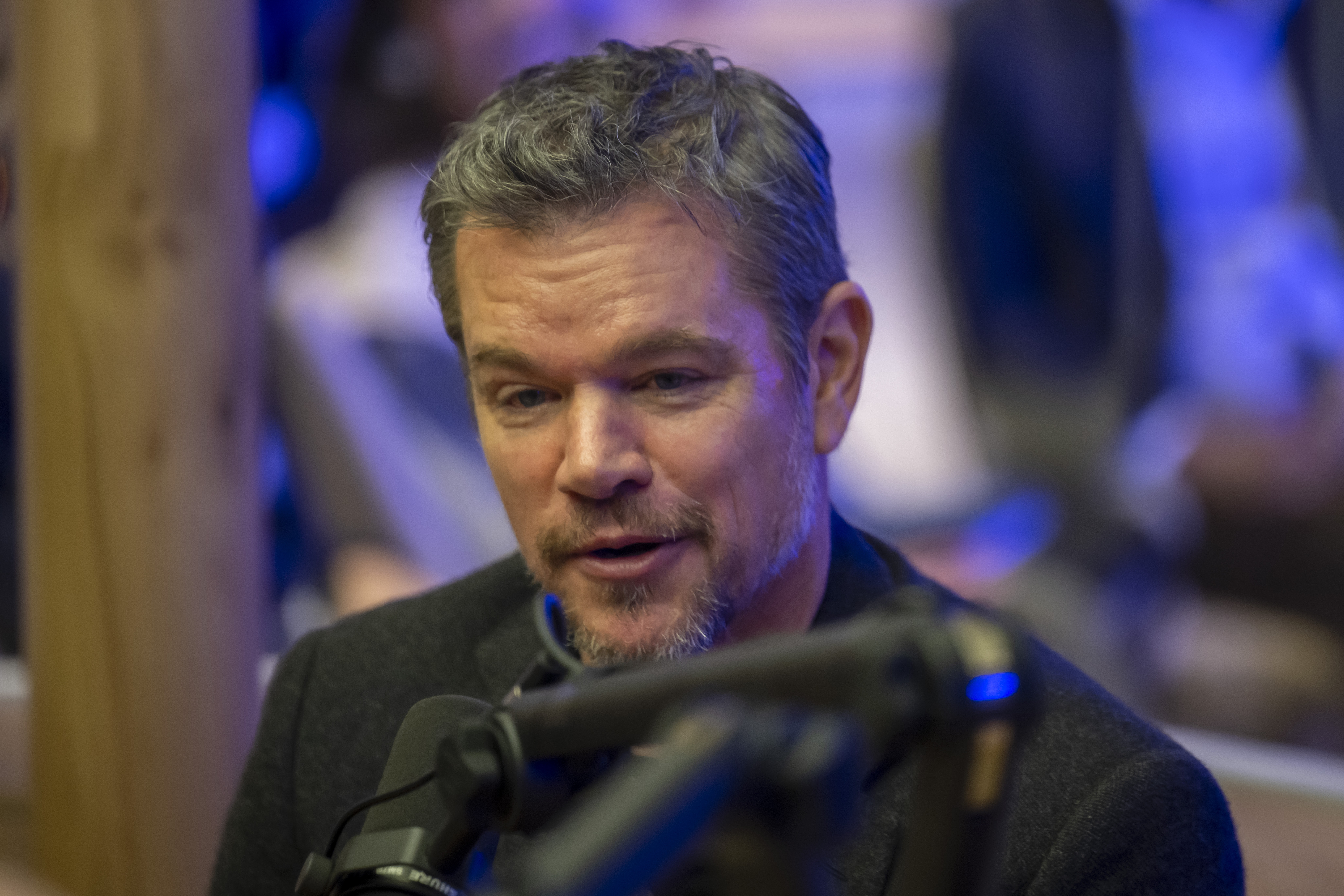DAVOS (Switzerland), 20/01/2026.- US actor Matt Damon attends a podcast recording at the 56th annual meeting of the World Economic Forum, WEF, in Davos, Switzerland, Tuesday, January 20, 2026.at the 56th annual meeting of the World Economic Forum (WEF) in Davos, Switzerland, 20 January 2026. The meeting, held under the theme 'A Spirit of Dialogue,' brings together entrepreneurs, scientists, and corporate and political leaders and runs from 19 to 23 January. (Suiza) EFE/EPA/GIAN EHRENZELLER