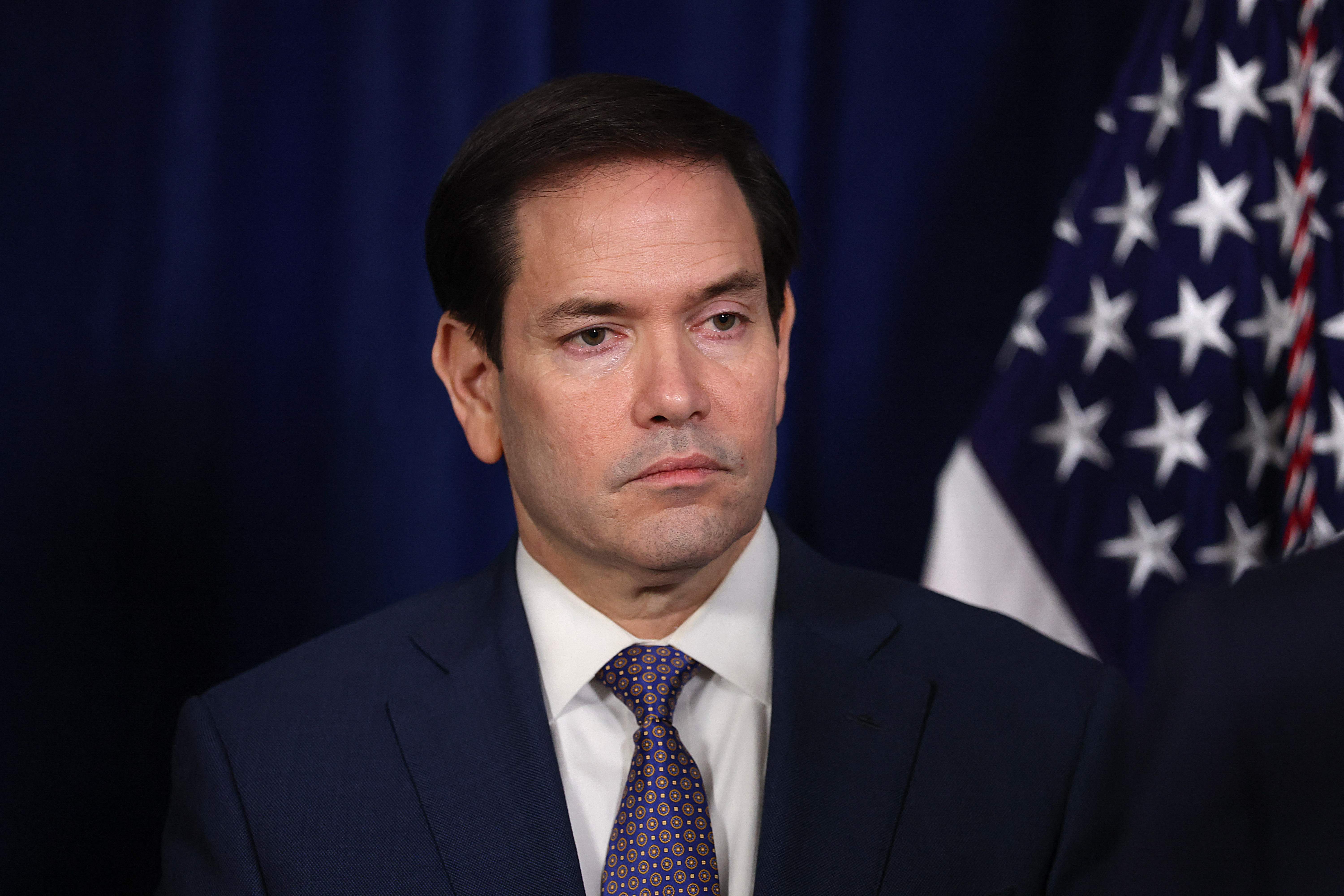Marco Rubio escucha declaraciones de Donald Trump tras captura de Nicolás Maduro en Venezuela